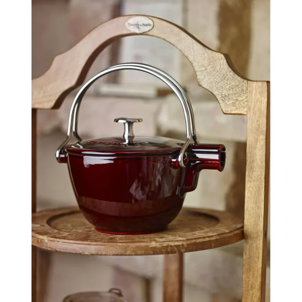 STAUB Tea Kettles*42.5 Oz, Round, Tea Kettle, Grenadine