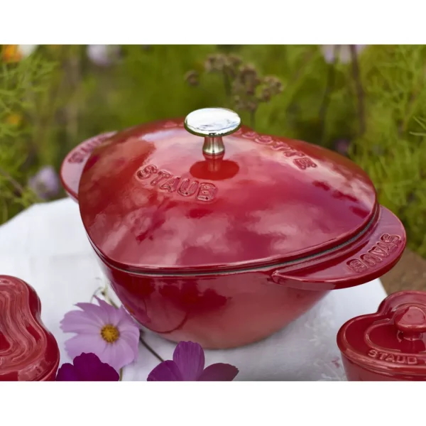 STAUB Specialty Cookware*1.75 Qt, Heart, Cocotte, Cherry