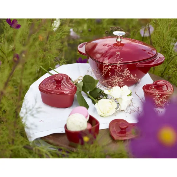 STAUB Specialty Cookware*1.75 Qt, Heart, Cocotte, Cherry